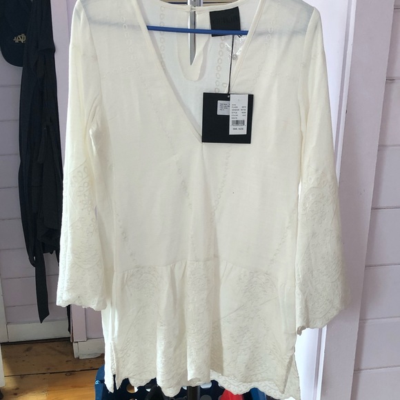 Nightwalker white lace embroidered dress - Picture 2 of 5